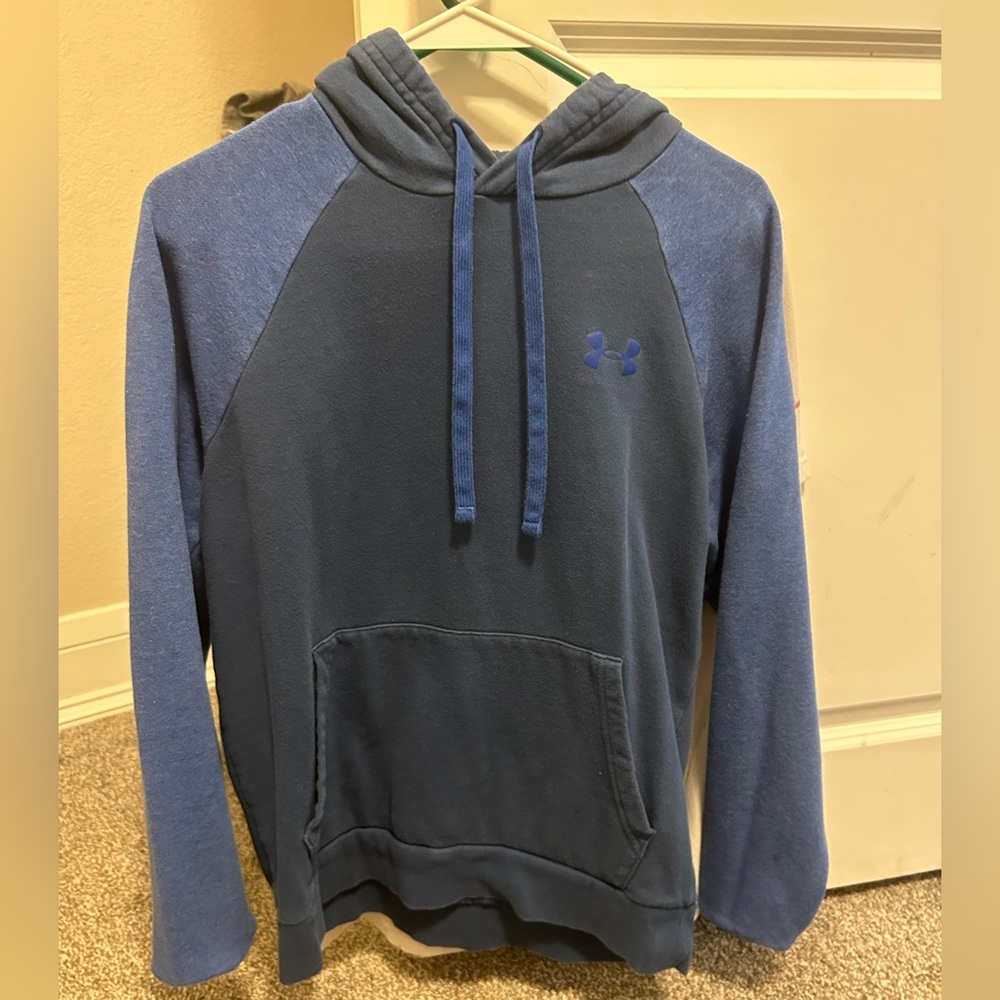 Men’s Blue UA sweatshirt